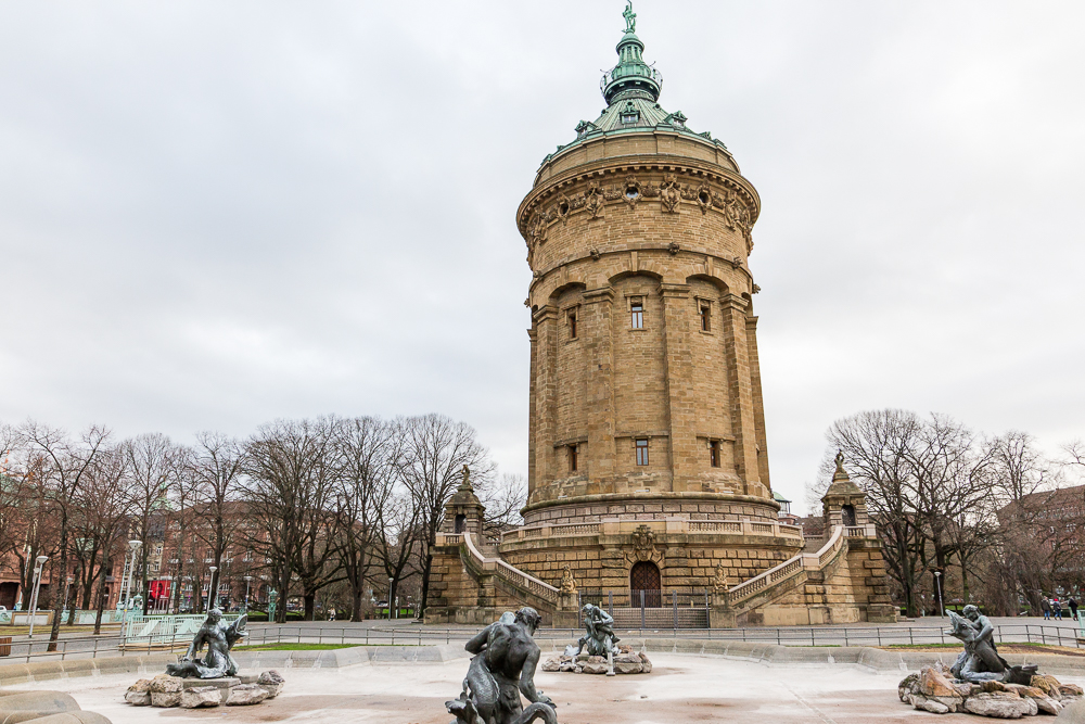 Winterhochzeit in Mannheim am Wasserturm 