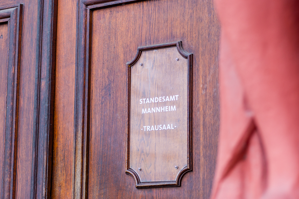 Winterhochzeit in Mannheim am Alten Rathaus